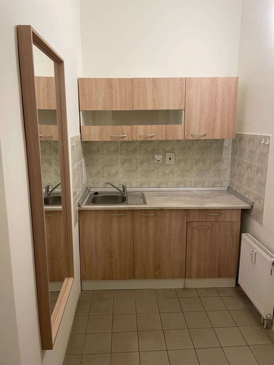Prenájom kancelárie 80 m², Karmelitská, Praha, Praha Prenájom kancelárie 80 m², Karmelitská, Praha, Praha