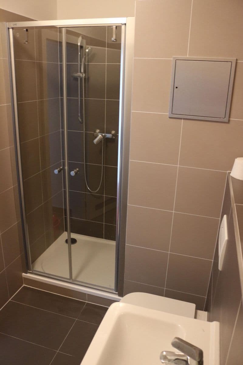 Prenájom bytu 1-izbový 42 m², Škrábkových, Praha, Praha Prenájom bytu 1-izbový 42 m², Škrábkových, Praha, Praha