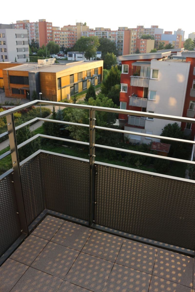 Prenájom bytu 1-izbový 42 m², Škrábkových, Praha, Praha Prenájom bytu 1-izbový 42 m², Škrábkových, Praha, Praha