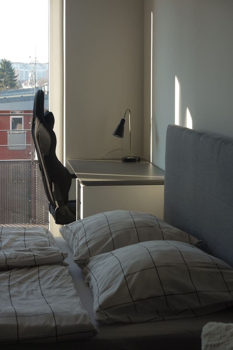 Prenájom bytu 1-izbový 42 m², Škrábkových, Praha, Praha Prenájom bytu 1-izbový 42 m², Škrábkových, Praha, Praha