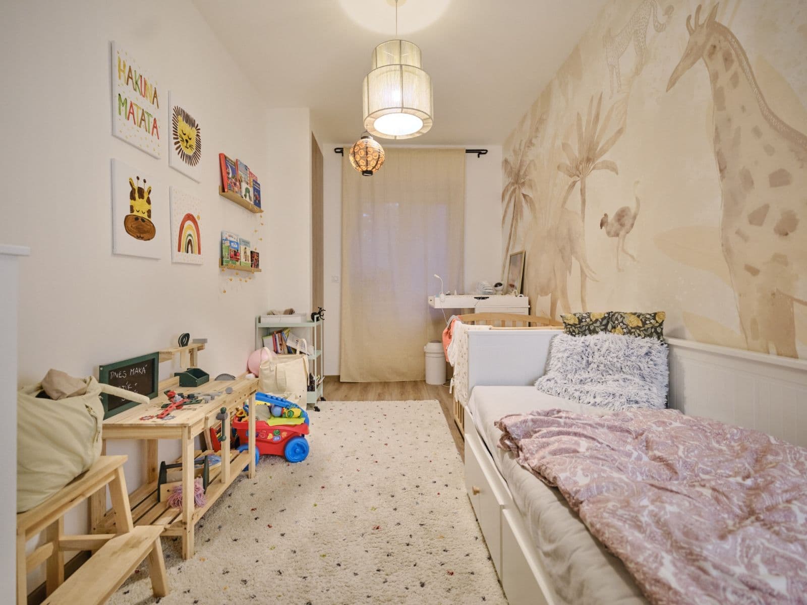 Prenájom bytu 3-izbový 65 m², Svojetická, Praha, Praha Prenájom bytu 3-izbový 65 m², Svojetická, Praha, Praha