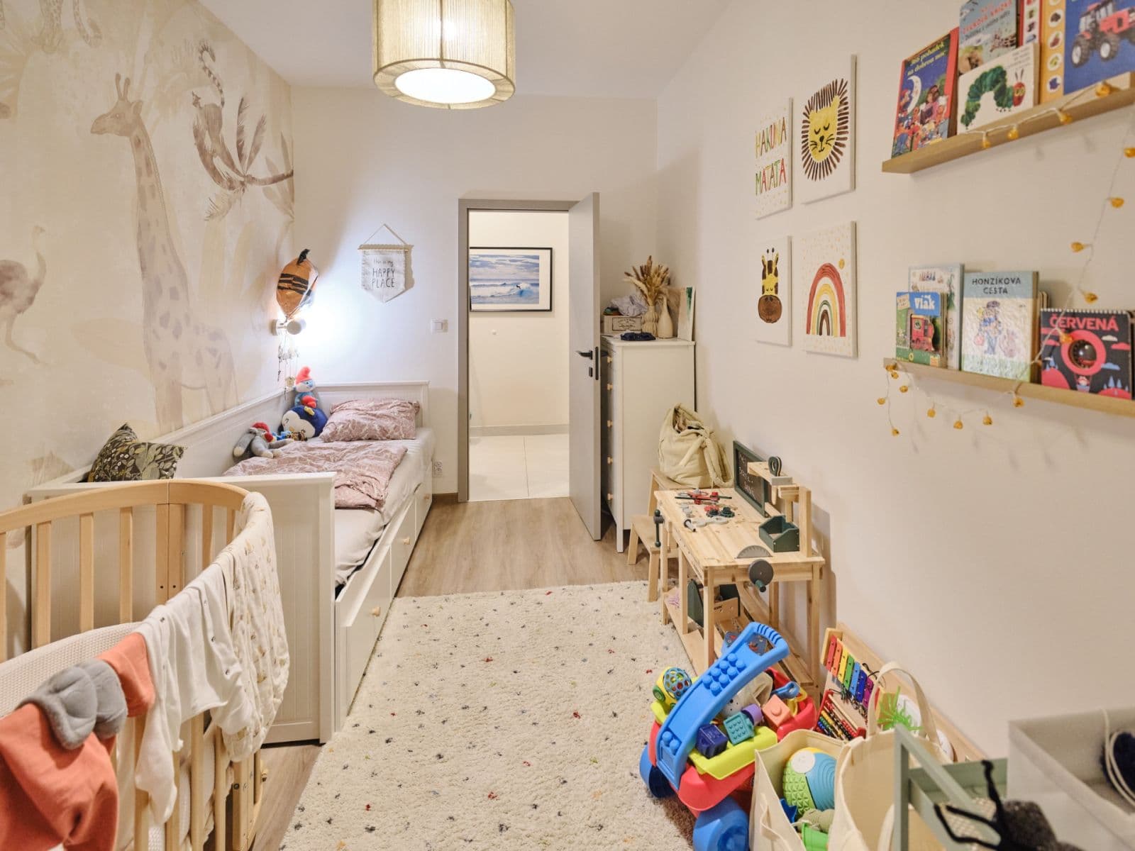 Prenájom bytu 3-izbový 65 m², Svojetická, Praha, Praha Prenájom bytu 3-izbový 65 m², Svojetická, Praha, Praha