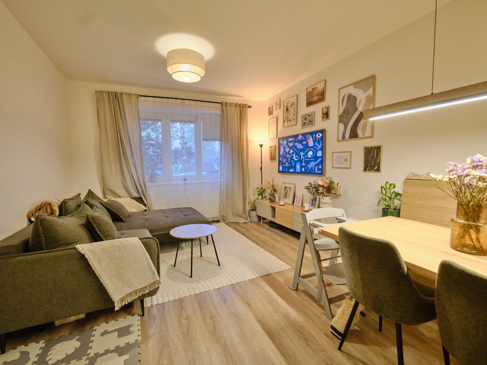 Prenájom bytu 3-izbový 65 m², Svojetická, Praha, Praha Prenájom bytu 3-izbový 65 m², Svojetická, Praha, Praha