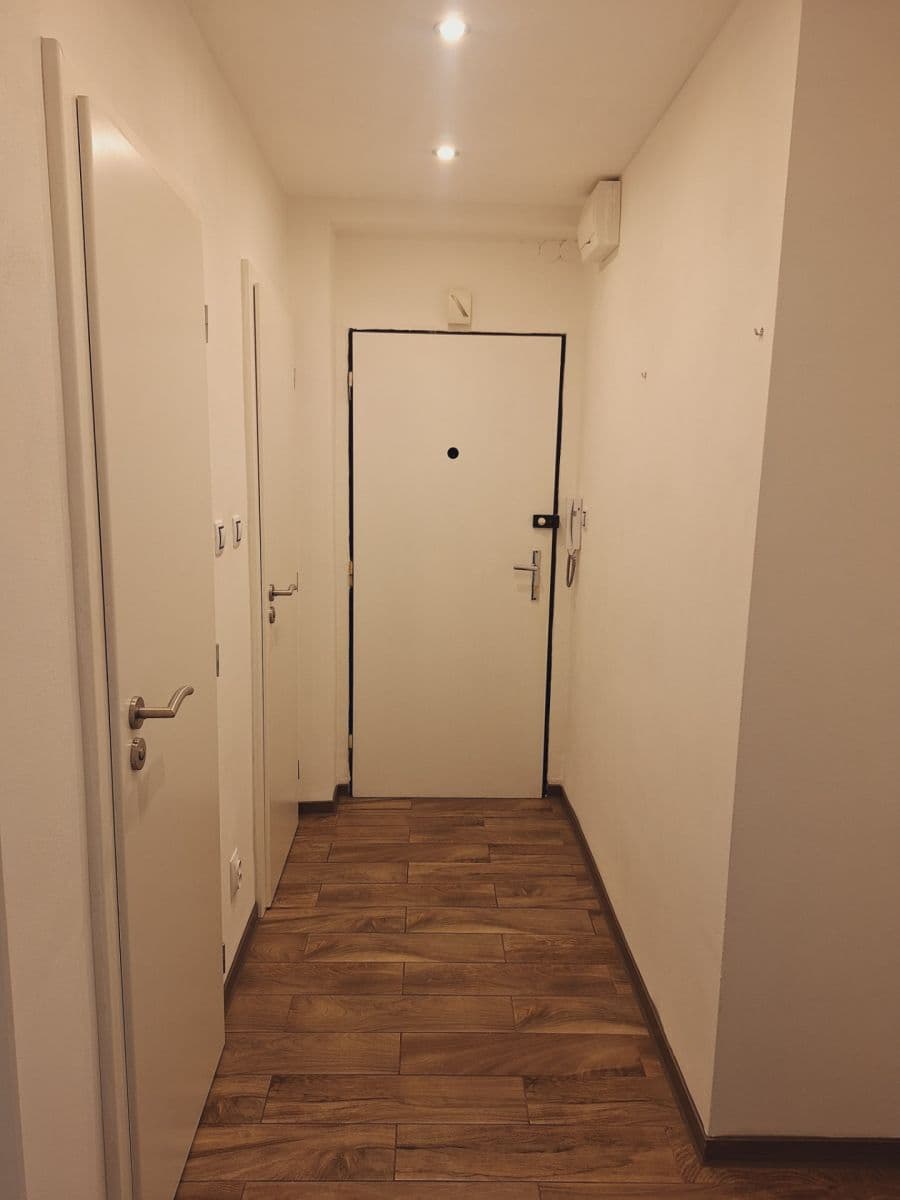 Prenájom bytu 2-izbový 44 m², Dětská, Praha, Praha Prenájom bytu 2-izbový 44 m², Dětská, Praha, Praha