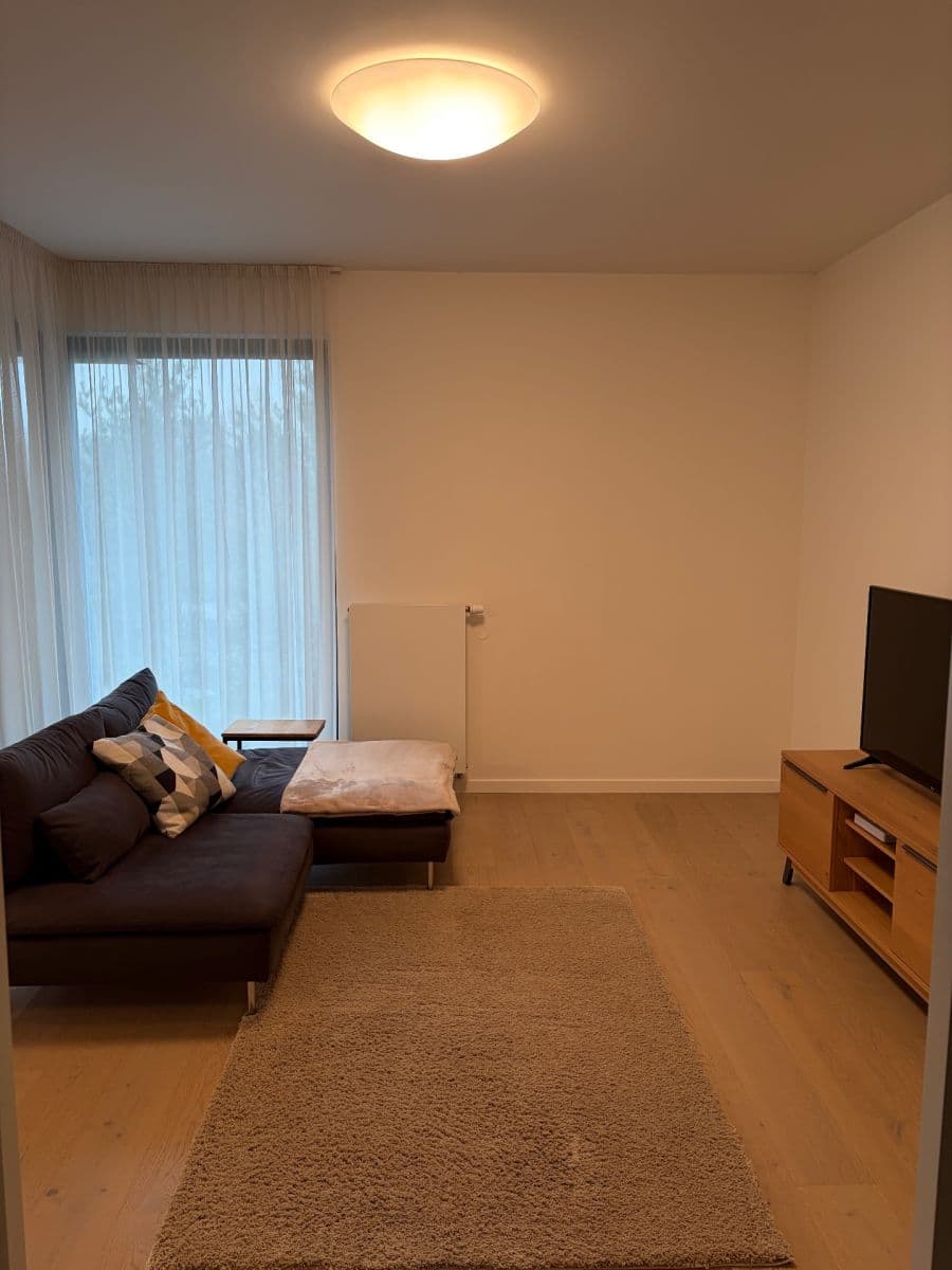 Prenájom bytu 2-izbový 64 m², Menclova, Praha, Praha Prenájom bytu 2-izbový 64 m², Menclova, Praha, Praha