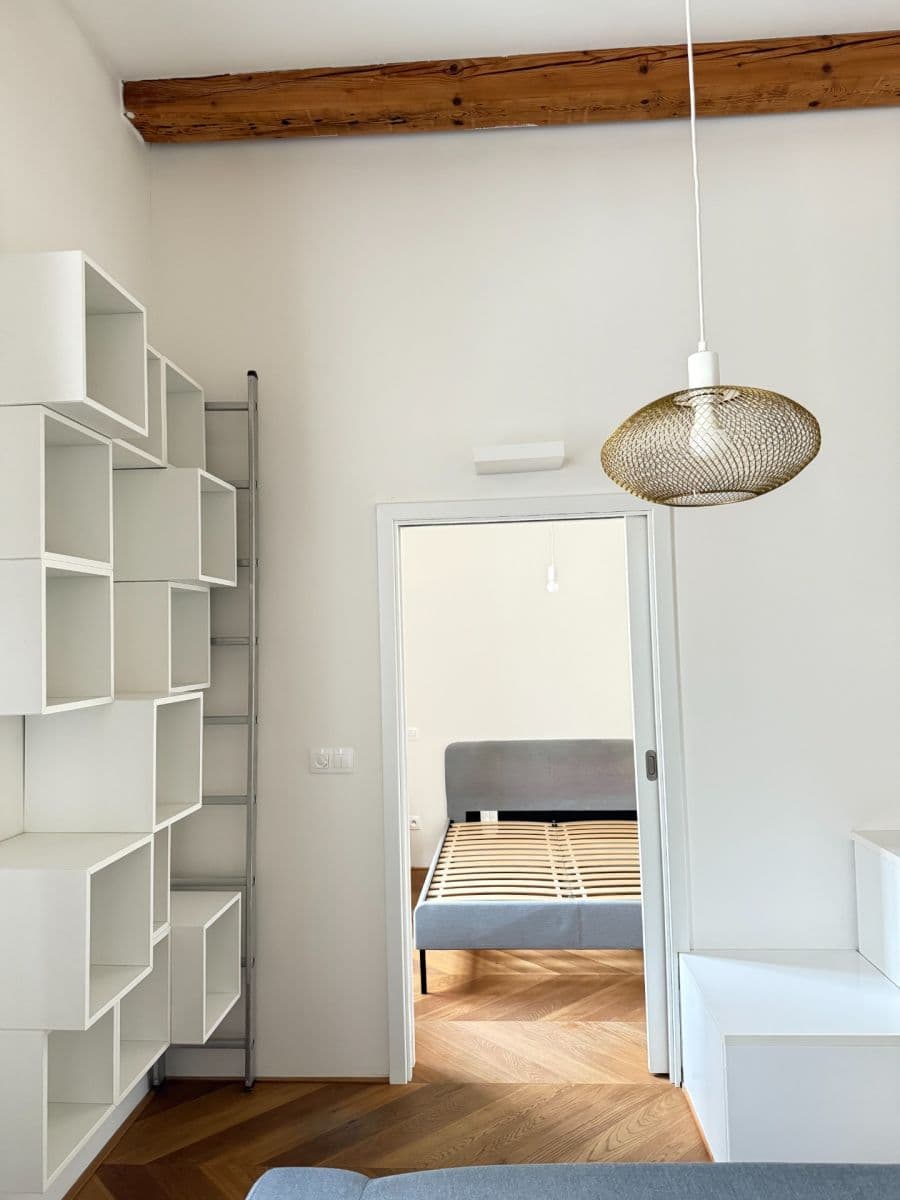 Prenájom bytu 2-izbový 46 m², 28. pluku, Praha, Praha Prenájom bytu 2-izbový 46 m², 28. pluku, Praha, Praha