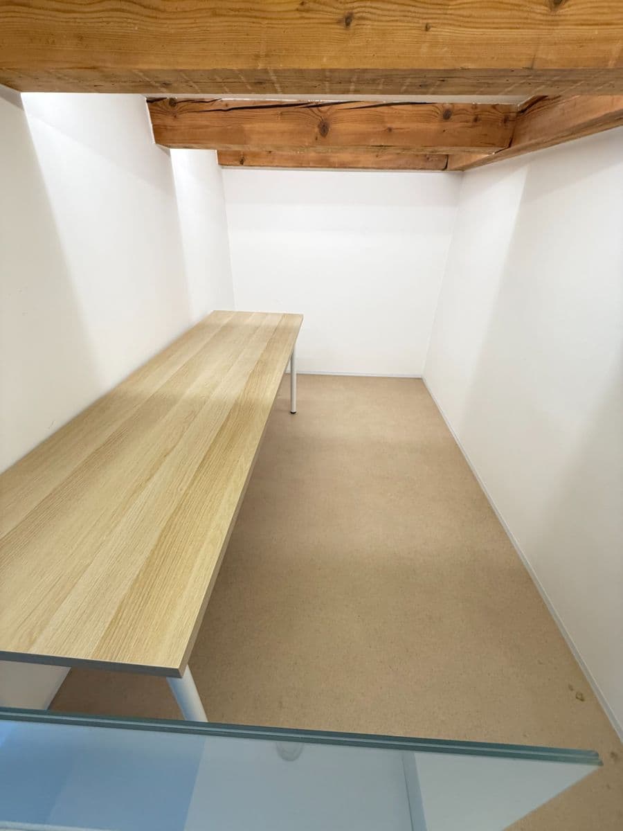 Prenájom bytu 2-izbový 46 m², 28. pluku, Praha, Praha Prenájom bytu 2-izbový 46 m², 28. pluku, Praha, Praha