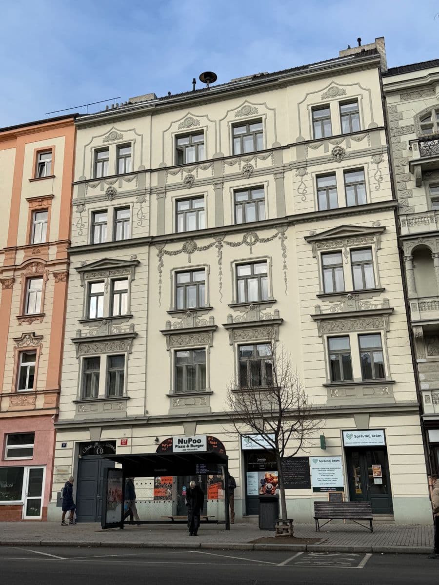Prenájom bytu 2-izbový 46 m², 28. pluku, Praha, Praha Prenájom bytu 2-izbový 46 m², 28. pluku, Praha, Praha