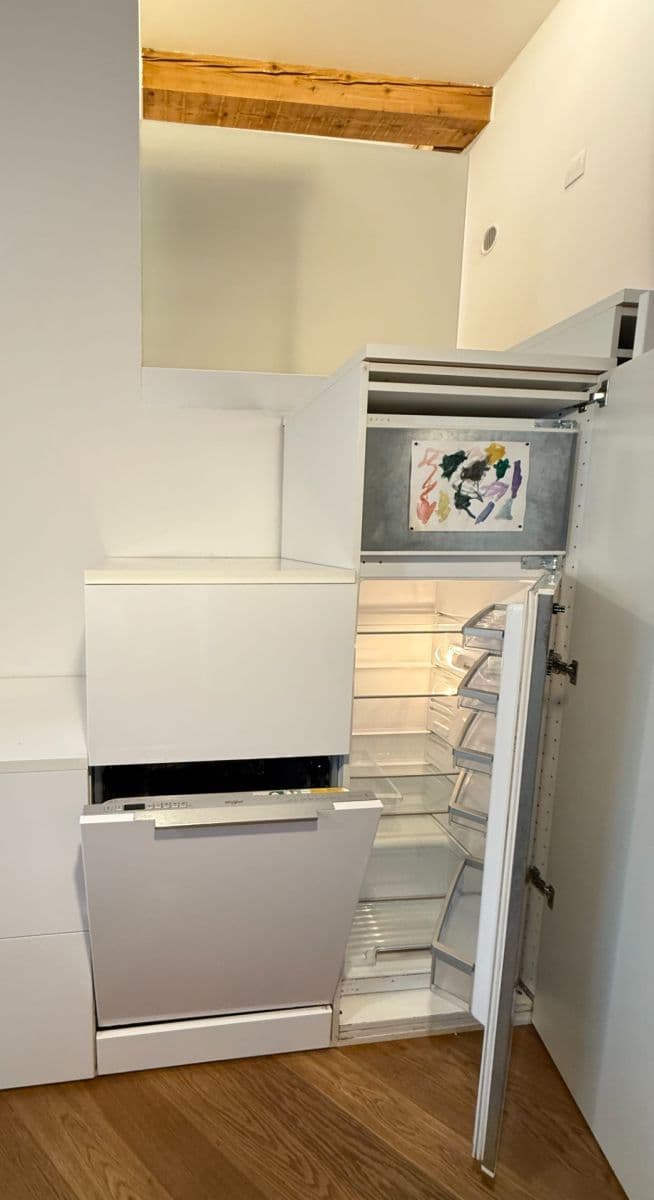 Prenájom bytu 2-izbový 46 m², 28. pluku, Praha, Praha Prenájom bytu 2-izbový 46 m², 28. pluku, Praha, Praha