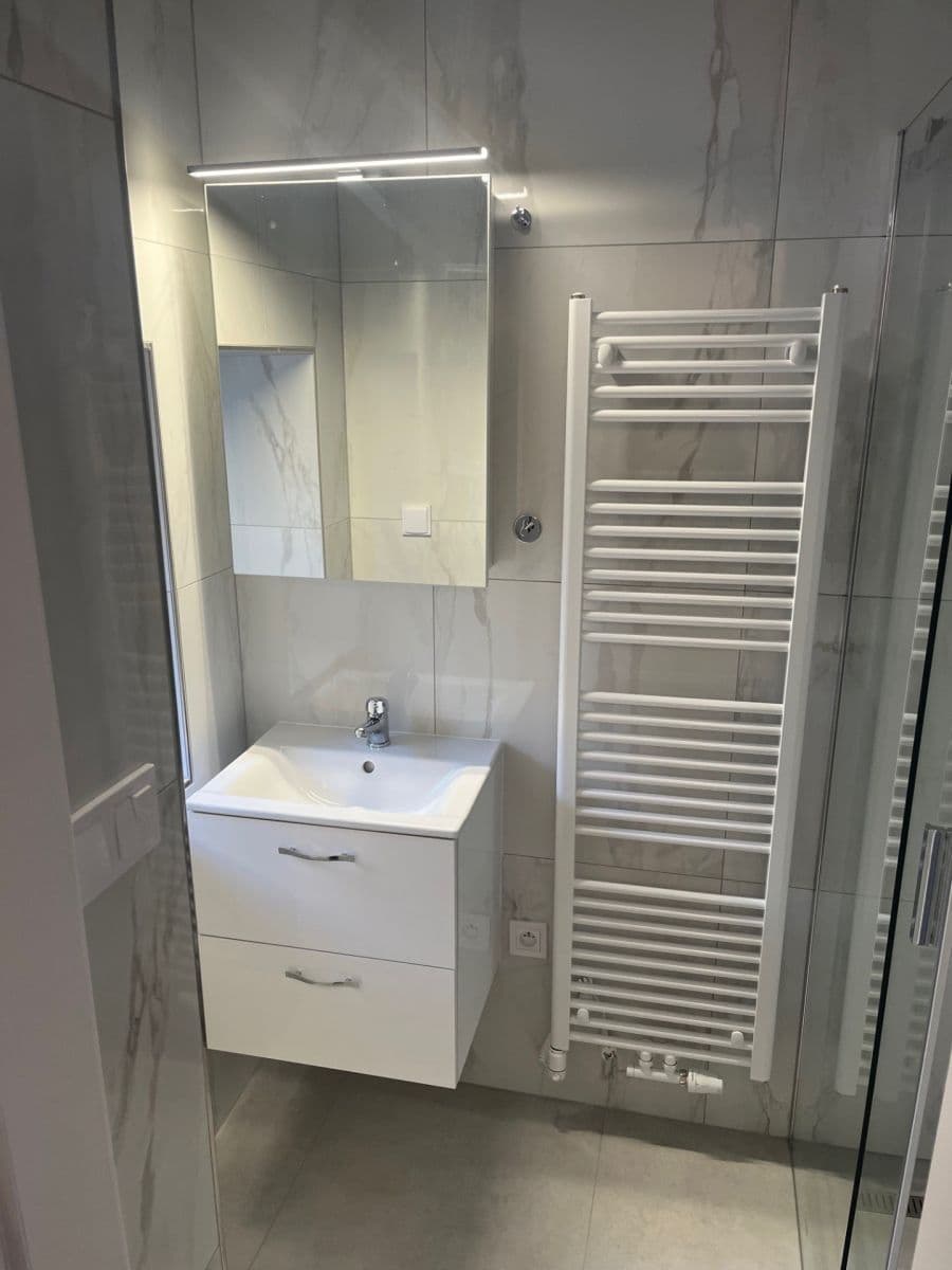 Prenájom bytu 1-izbový 40 m², Pod Kavalírkou, Praha, Praha Prenájom bytu 1-izbový 40 m², Pod Kavalírkou, Praha, Praha