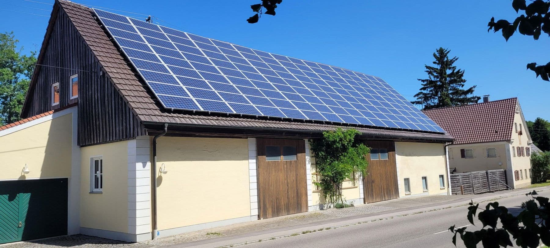 Predaj domu 175 m², pozemek 20.000 m², Biberbach, Bavorsko Predaj domu 175 m², pozemek 20.000 m², Biberbach, Bavorsko