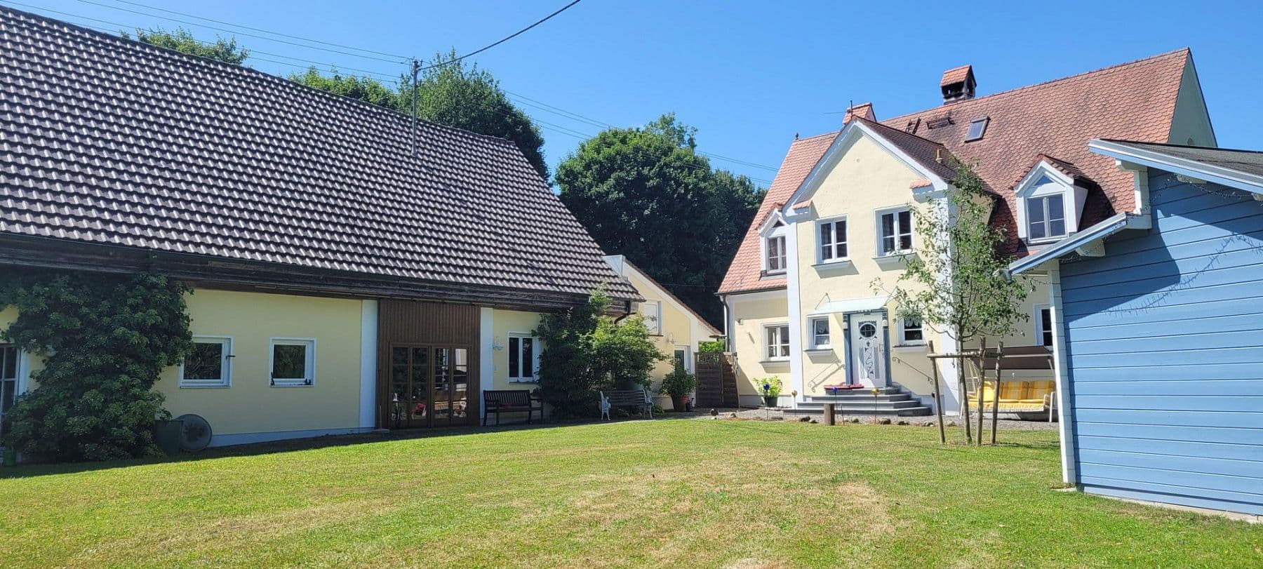 Predaj domu 175 m², pozemek 20.000 m², Biberbach, Bavorsko Predaj domu 175 m², pozemek 20.000 m², Biberbach, Bavorsko