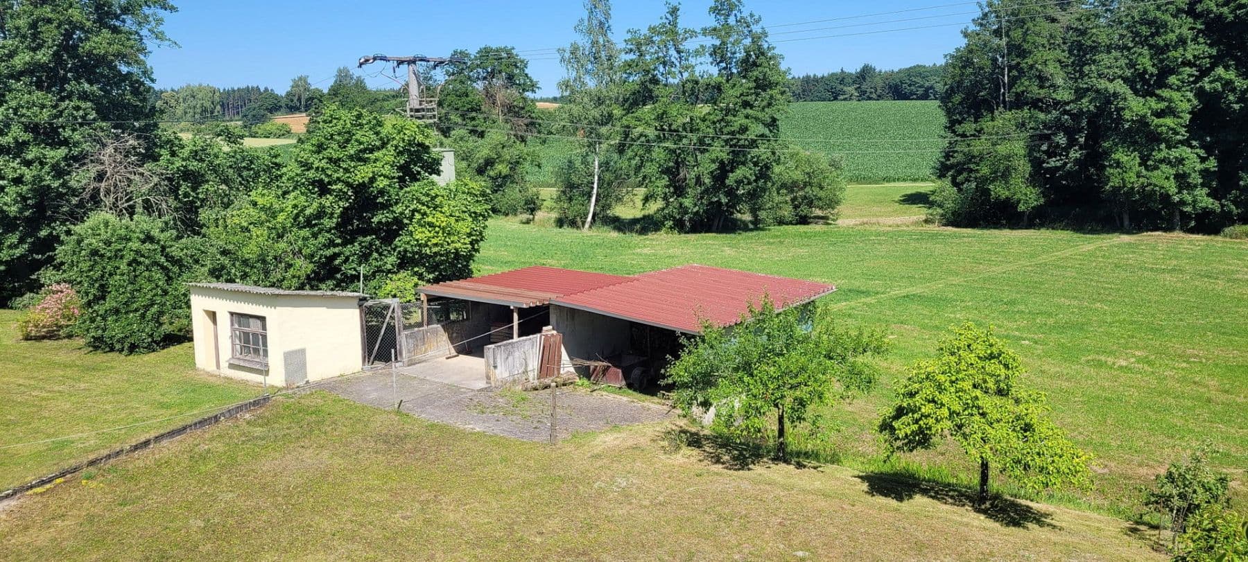 Predaj domu 175 m², pozemek 20.000 m², Biberbach, Bavorsko Predaj domu 175 m², pozemek 20.000 m², Biberbach, Bavorsko