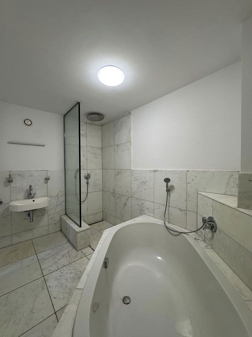 Predaj kancelárie 315 m², Münchener Straße 113, Ingolstadt, Bavorsko Predaj kancelárie 315 m², Münchener Straße 113, Ingolstadt, Bavorsko