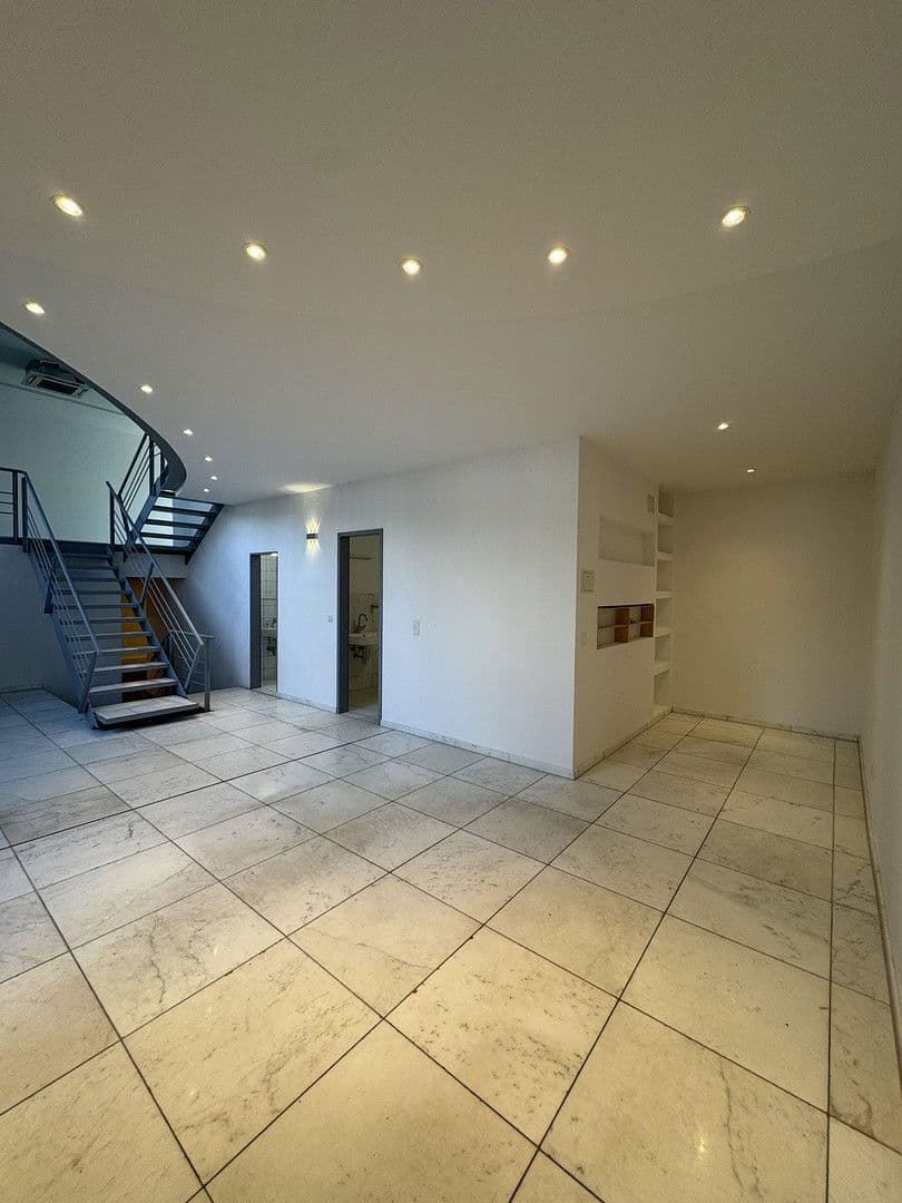 Predaj kancelárie 315 m², Münchener Straße 113, Ingolstadt, Bavorsko Predaj kancelárie 315 m², Münchener Straße 113, Ingolstadt, Bavorsko