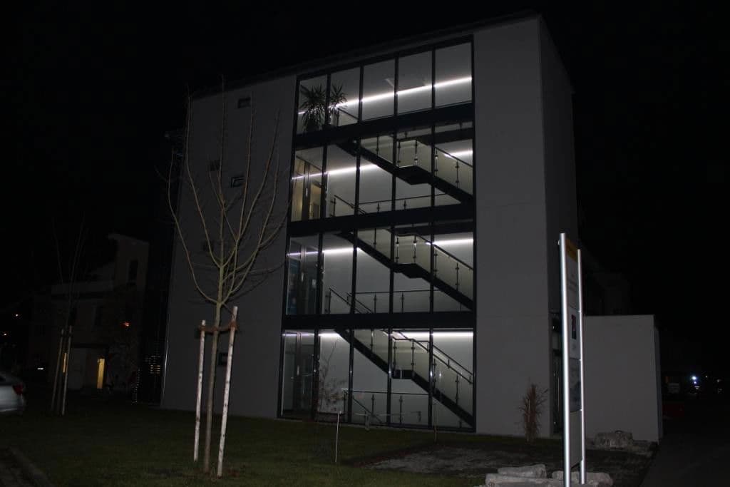 Prenájom kancelárie 262 m², Lise-Meitner-Straße 3, Krailling, Bavorsko Prenájom kancelárie 262 m², Lise-Meitner-Straße 3, Krailling, Bavorsko