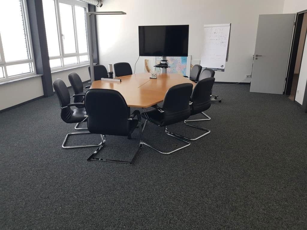 Prenájom kancelárie 262 m², Lise-Meitner-Straße 3, Krailling, Bavorsko Prenájom kancelárie 262 m², Lise-Meitner-Straße 3, Krailling, Bavorsko