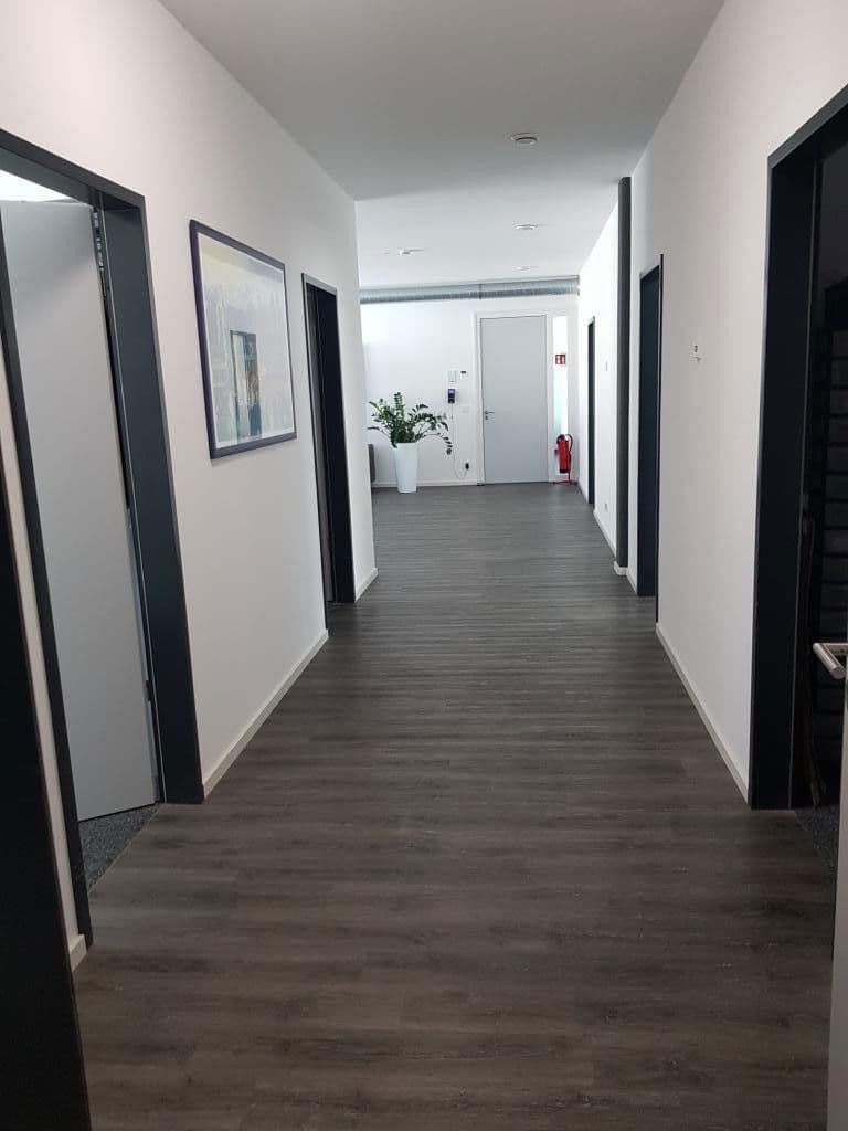 Prenájom kancelárie 262 m², Lise-Meitner-Straße 3, Krailling, Bavorsko Prenájom kancelárie 262 m², Lise-Meitner-Straße 3, Krailling, Bavorsko