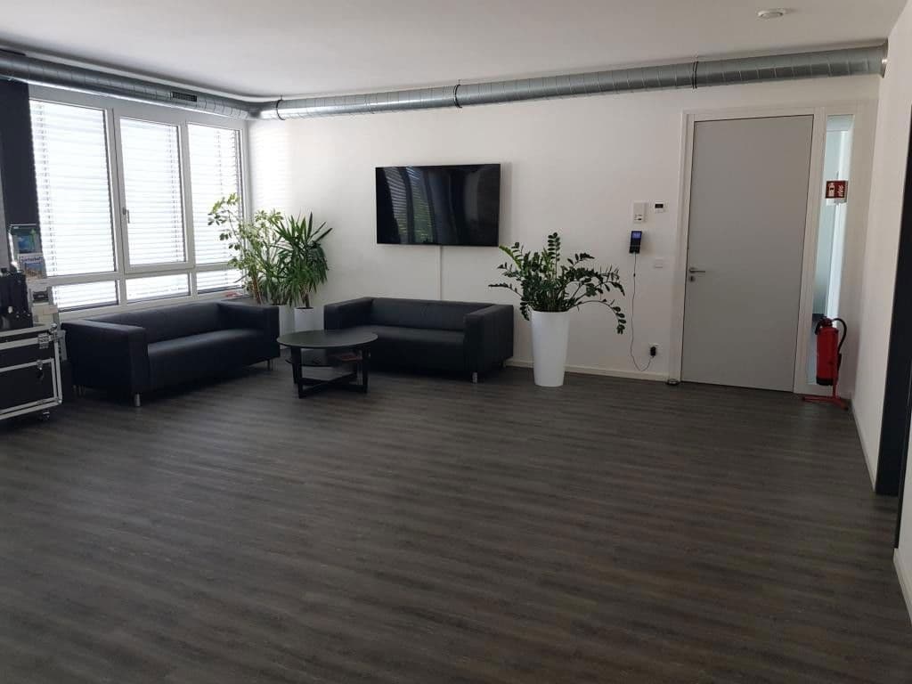 Prenájom kancelárie 262 m², Lise-Meitner-Straße 3, Krailling, Bavorsko Prenájom kancelárie 262 m², Lise-Meitner-Straße 3, Krailling, Bavorsko