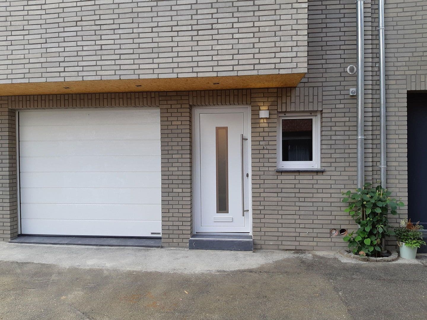 Prenájom bytu 2-izbový 105 m², Herzogenrath, Severné Porýnie - Westfálsko Prenájom bytu 2-izbový 105 m², Herzogenrath, Severné Porýnie - Westfálsko