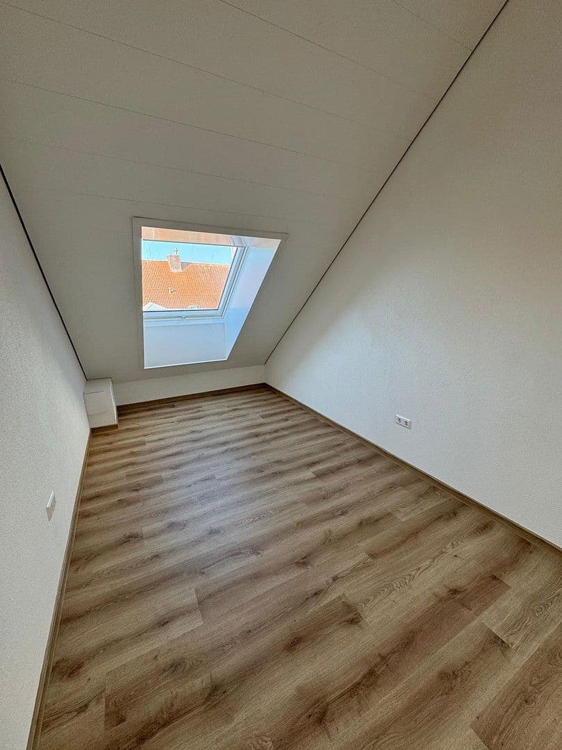Prenájom bytu 3-izbový 85 m², Schützenstr. 4, Dinkelsbühl, Bavorsko Prenájom bytu 3-izbový 85 m², Schützenstr. 4, Dinkelsbühl, Bavorsko