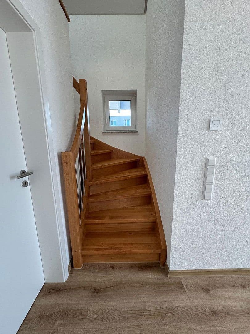 Prenájom bytu 3-izbový 85 m², Schützenstr. 4, Dinkelsbühl, Bavorsko Prenájom bytu 3-izbový 85 m², Schützenstr. 4, Dinkelsbühl, Bavorsko