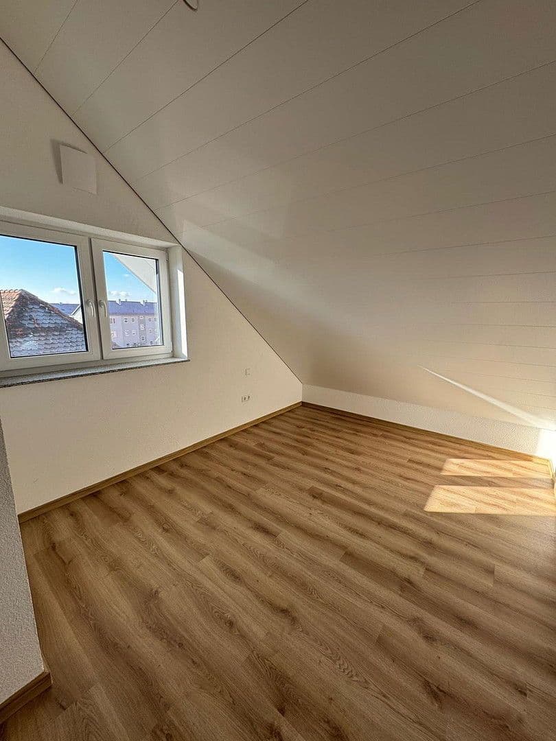 Prenájom bytu 3-izbový 85 m², Schützenstr. 4, Dinkelsbühl, Bavorsko Prenájom bytu 3-izbový 85 m², Schützenstr. 4, Dinkelsbühl, Bavorsko