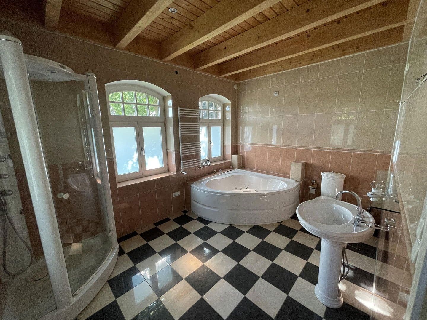 Predaj domu 206 m², pozemek 3.567 m², Huntestrasse 7, Friesoythe, Dolné Sasko Predaj domu 206 m², pozemek 3.567 m², Huntestrasse 7, Friesoythe, Dolné Sasko