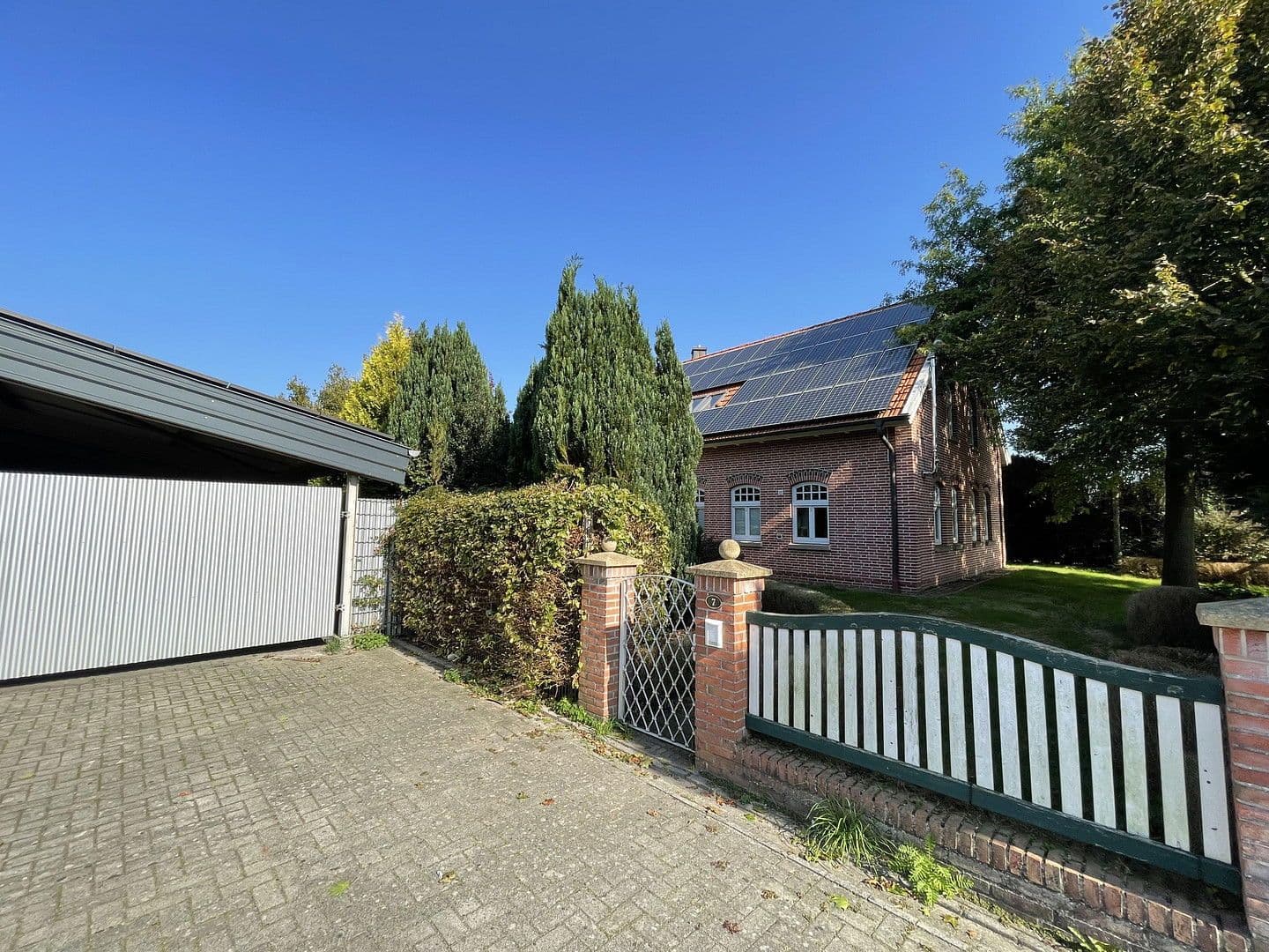 Predaj domu 206 m², pozemek 3.567 m², Huntestrasse 7, Friesoythe, Dolné Sasko Predaj domu 206 m², pozemek 3.567 m², Huntestrasse 7, Friesoythe, Dolné Sasko