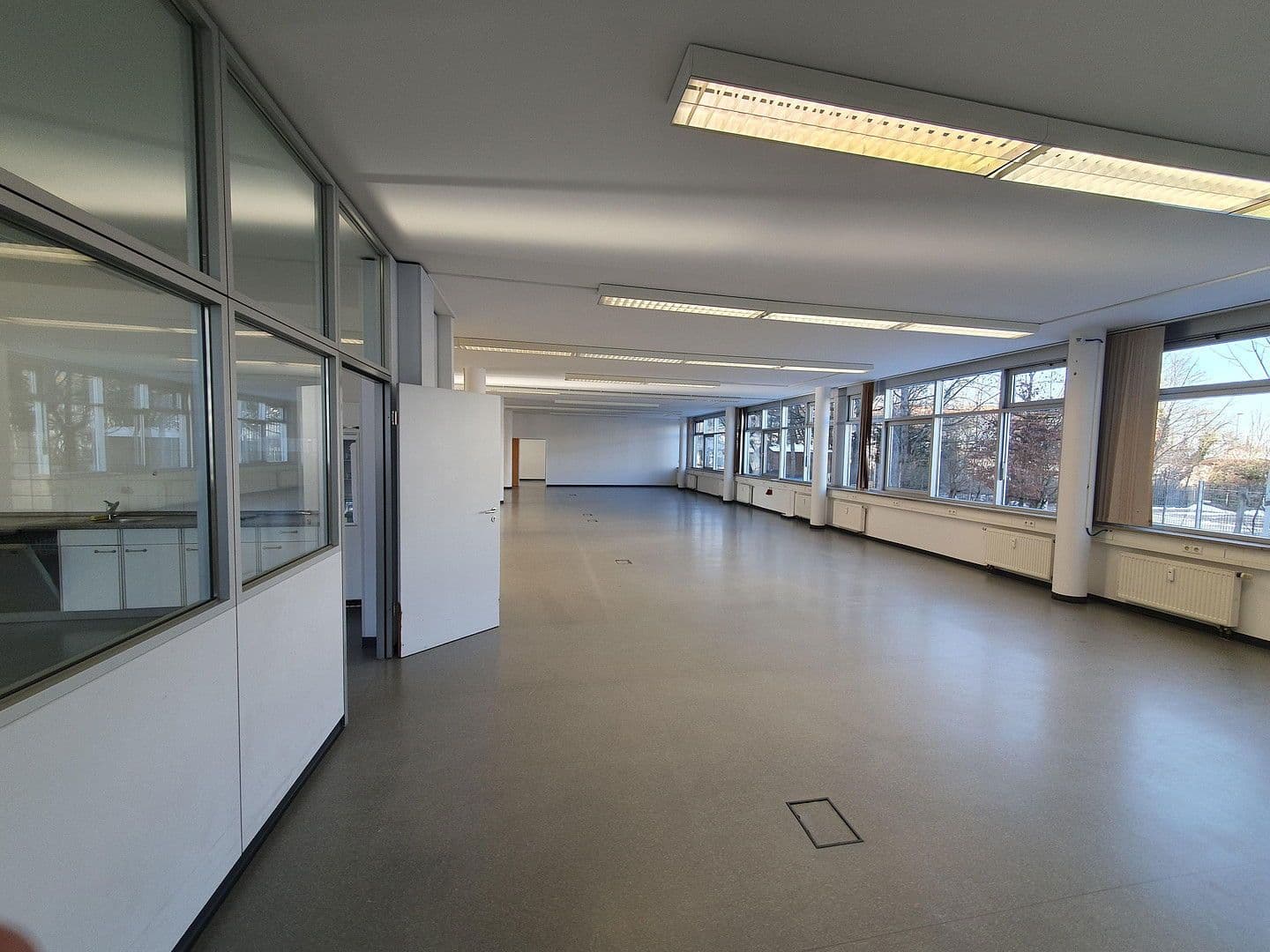 Prenájom kancelárie 512 m², Baldhamer Straße 39, Vaterstetten, Bavorsko Prenájom kancelárie 512 m², Baldhamer Straße 39, Vaterstetten, Bavorsko