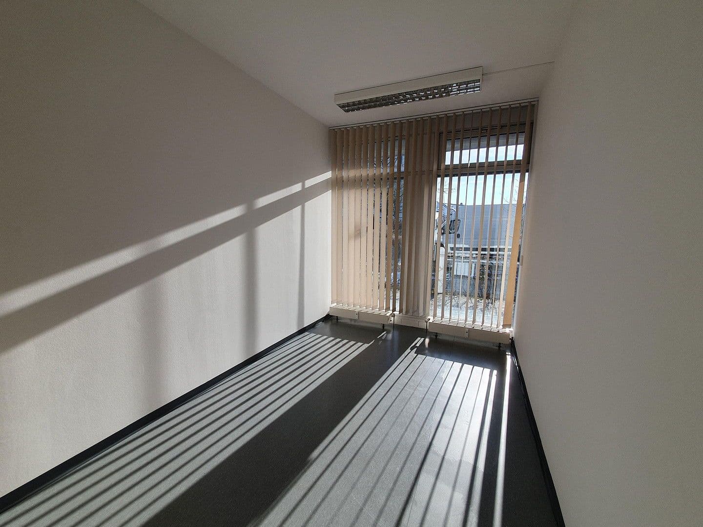 Prenájom kancelárie 512 m², Baldhamer Straße 39, Vaterstetten, Bavorsko Prenájom kancelárie 512 m², Baldhamer Straße 39, Vaterstetten, Bavorsko