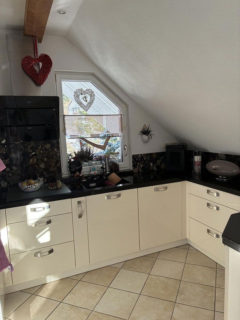 Predaj bytu 4-izbový 105 m², Suhl, Durínsko Predaj bytu 4-izbový 105 m², Suhl, Durínsko