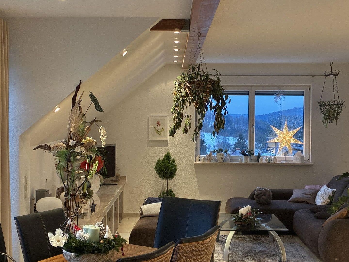 Predaj bytu 4-izbový 105 m², Suhl, Durínsko Predaj bytu 4-izbový 105 m², Suhl, Durínsko