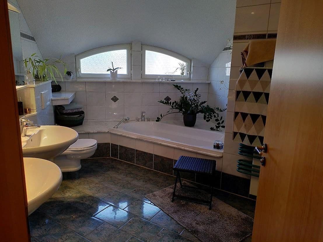 Predaj bytu 4-izbový 105 m², Suhl, Durínsko Predaj bytu 4-izbový 105 m², Suhl, Durínsko