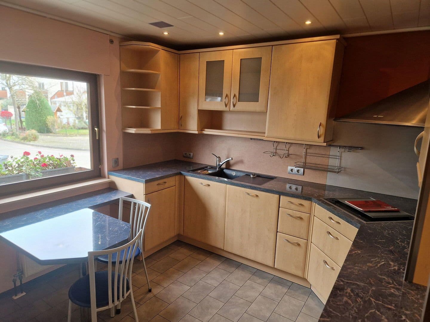 Predaj domu 144 m², pozemek 737 m², Kehl, Bádensko-Wurttembersko Predaj domu 144 m², pozemek 737 m², Kehl, Bádensko-Wurttembersko