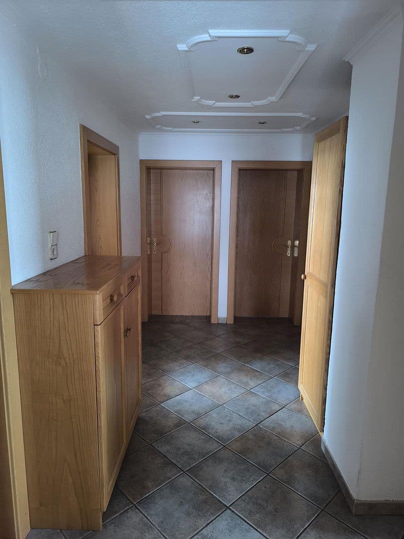 Prenájom bytu 3-izbový 85 m², Jenbach, Tirolsko Prenájom bytu 3-izbový 85 m², Jenbach, Tirolsko