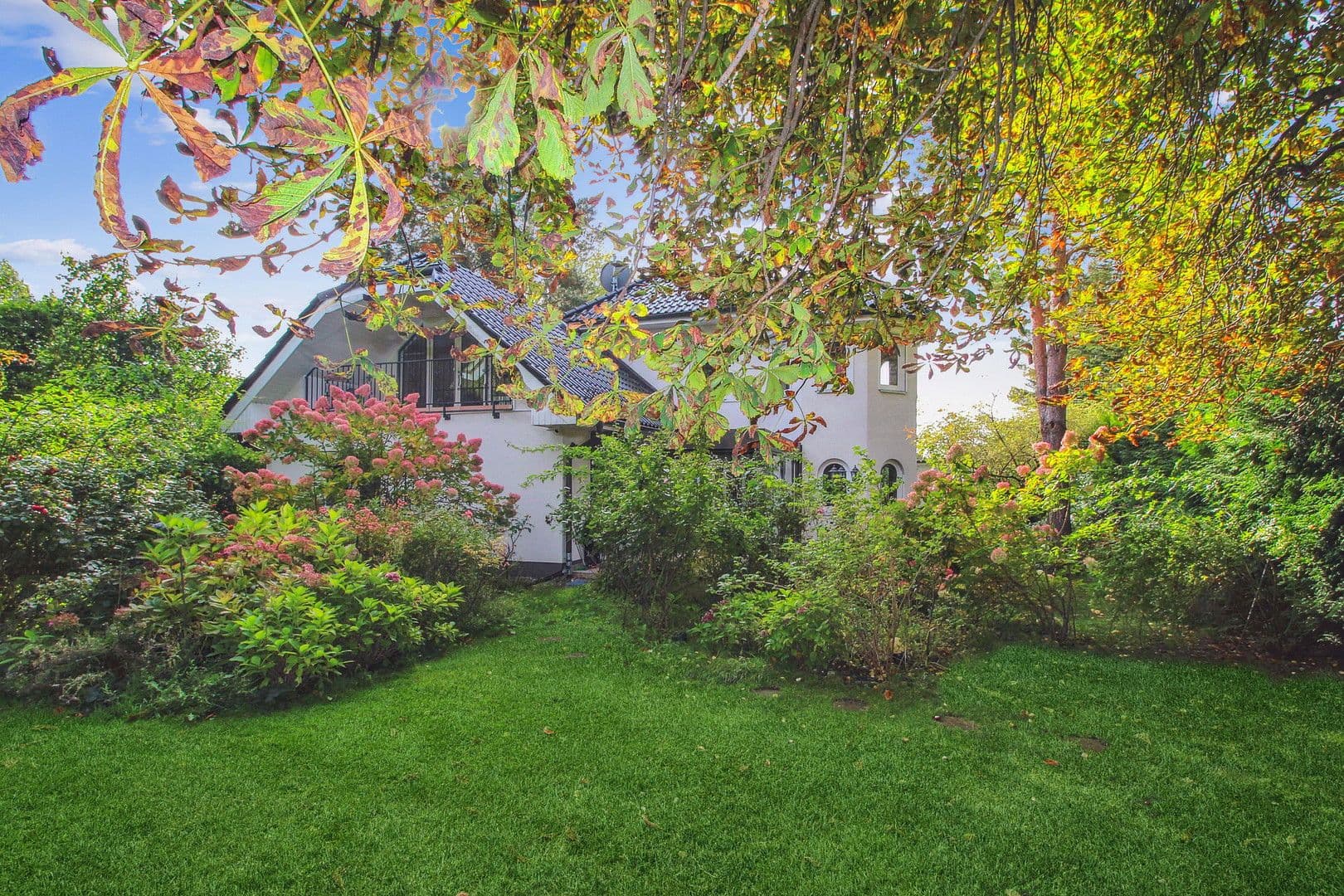 Predaj domu 234 m², pozemek 16.257 m², Am Mellensee, Brandenbursko Predaj domu 234 m², pozemek 16.257 m², Am Mellensee, Brandenbursko