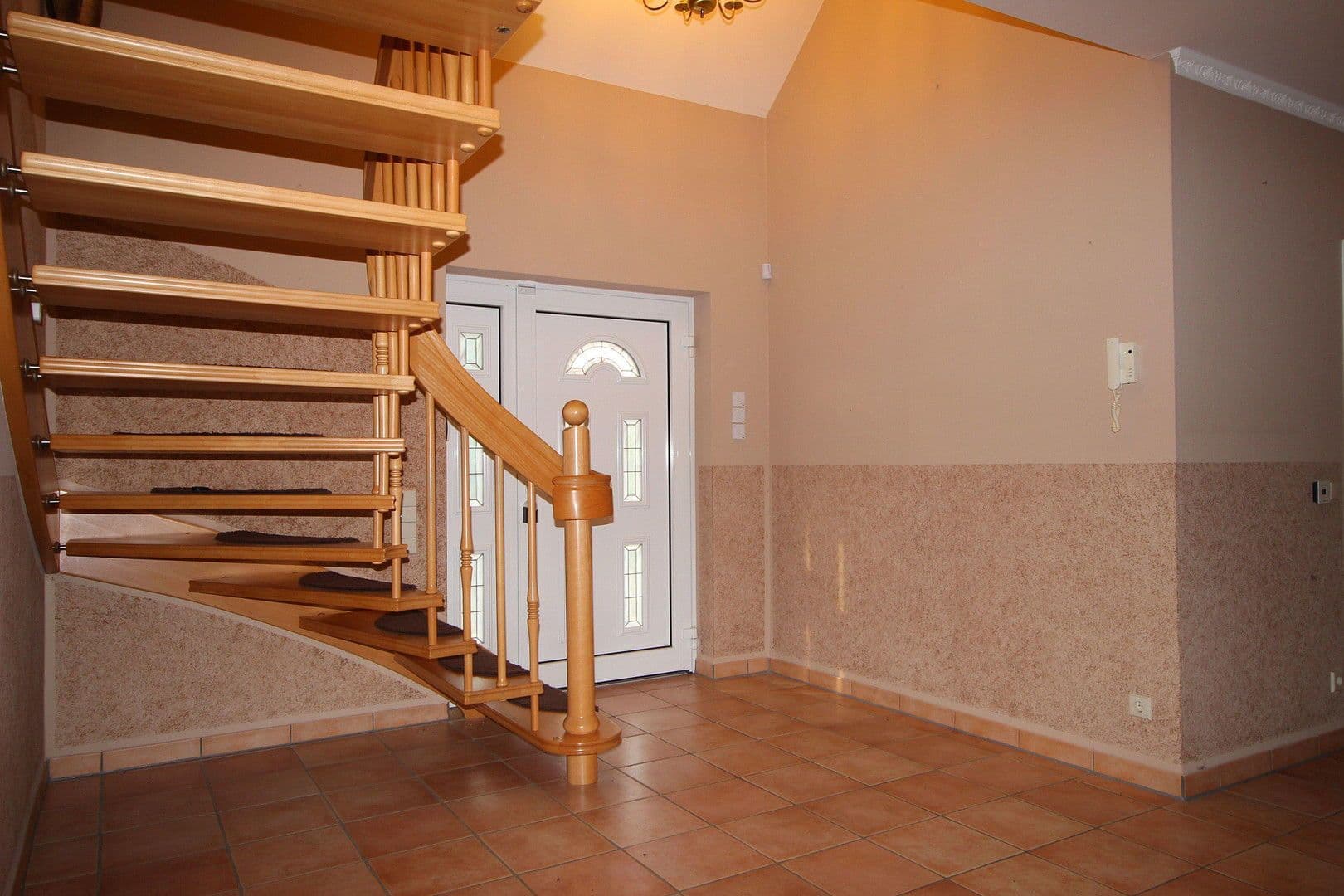 Predaj domu 234 m², pozemek 16.257 m², Am Mellensee, Brandenbursko Predaj domu 234 m², pozemek 16.257 m², Am Mellensee, Brandenbursko