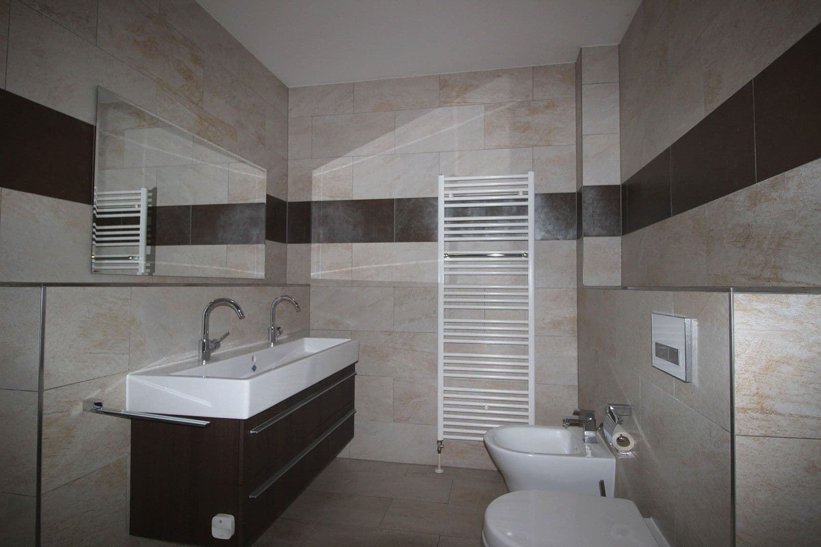 Predaj domu 234 m², pozemek 16.257 m², Am Mellensee, Brandenbursko Predaj domu 234 m², pozemek 16.257 m², Am Mellensee, Brandenbursko