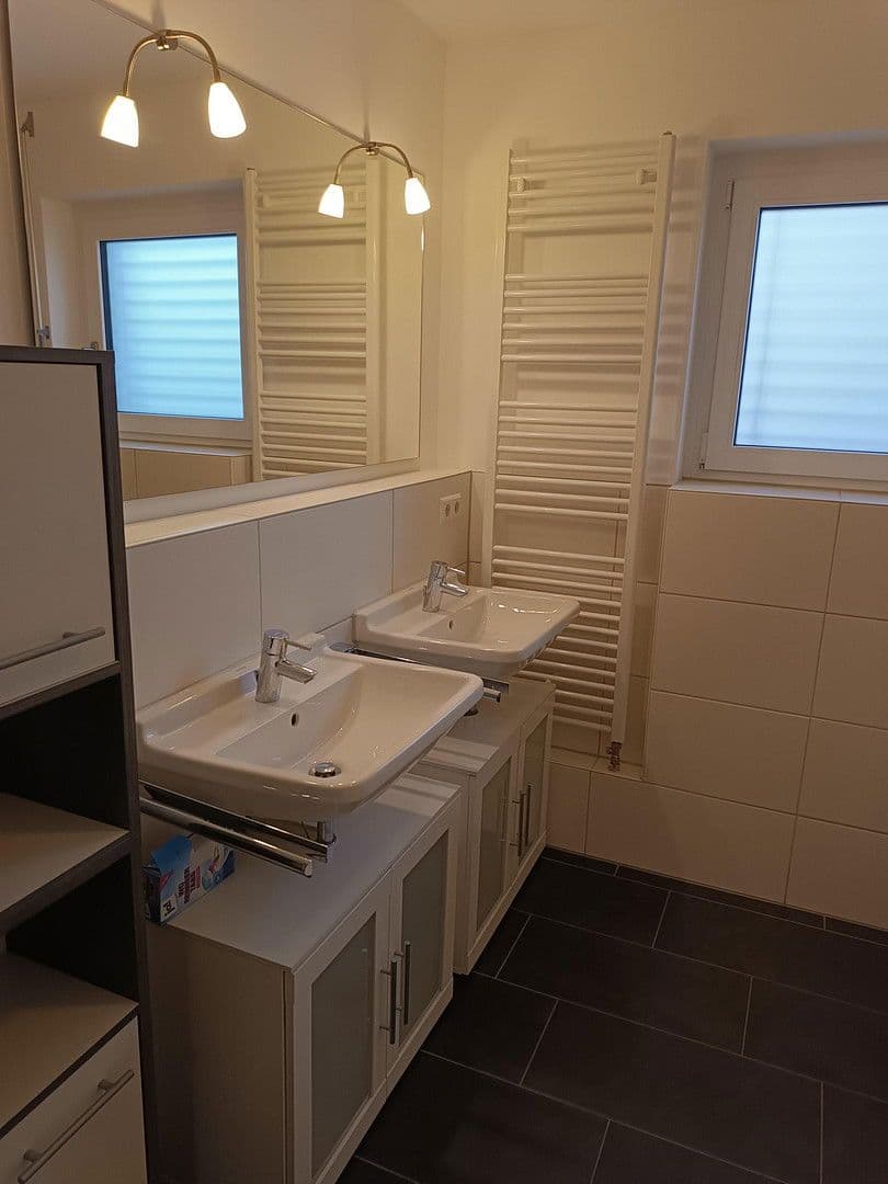 Prenájom bytu 4-izbový 95 m², Mössingen, Bádensko-Wurttembersko Prenájom bytu 4-izbový 95 m², Mössingen, Bádensko-Wurttembersko