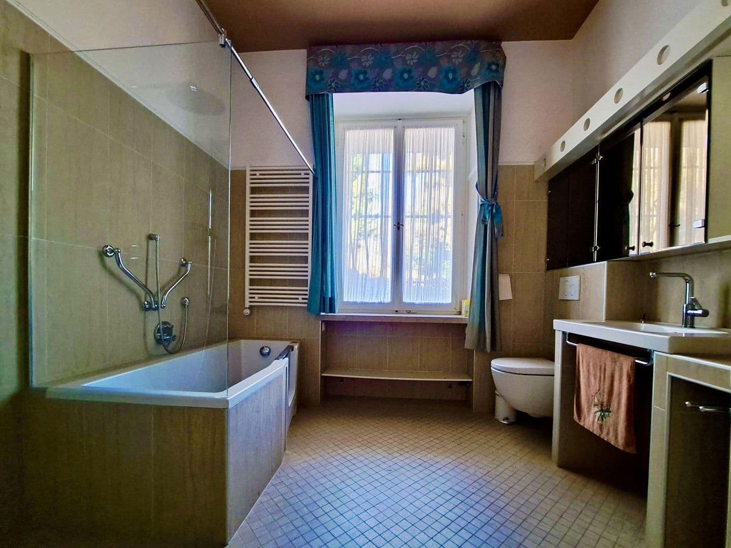 Predaj domu 872 m², pozemek 25.421 m², Sankt Veit an der Glan, Korutánsko Predaj domu 872 m², pozemek 25.421 m², Sankt Veit an der Glan, Korutánsko