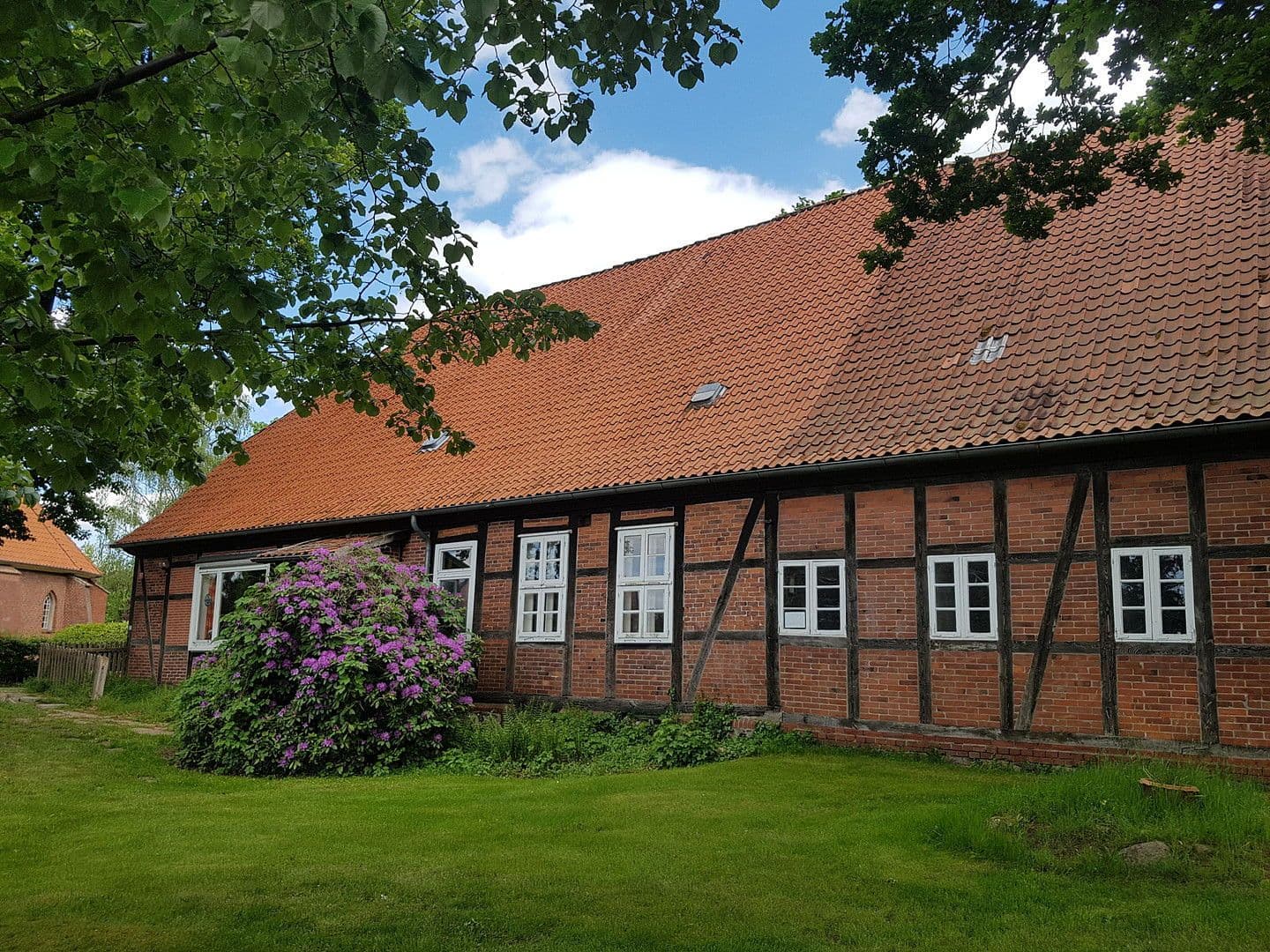 Predaj domu 210 m², pozemek 6.624 m², Zum Kirchplatz 14, Bleckede, Dolné Sasko Predaj domu 210 m², pozemek 6.624 m², Zum Kirchplatz 14, Bleckede, Dolné Sasko