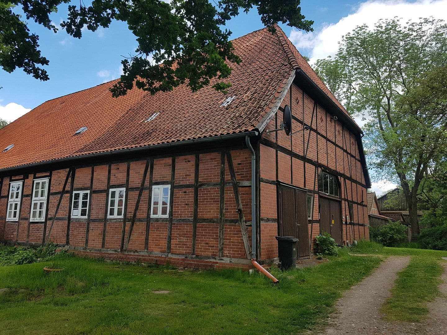 Predaj domu 210 m², pozemek 6.624 m², Zum Kirchplatz 14, Bleckede, Dolné Sasko Predaj domu 210 m², pozemek 6.624 m², Zum Kirchplatz 14, Bleckede, Dolné Sasko