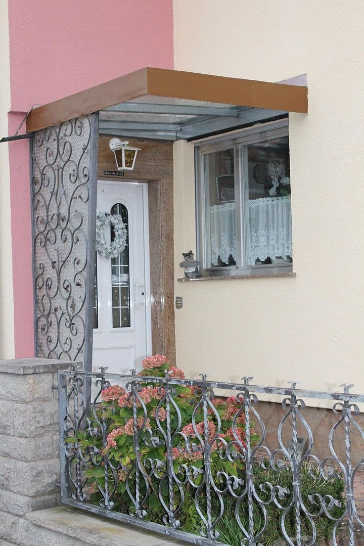 Predaj domu 262 m², pozemek 465 m², Ansbach-Meinhardswinden, Bavorsko Predaj domu 262 m², pozemek 465 m², Ansbach-Meinhardswinden, Bavorsko