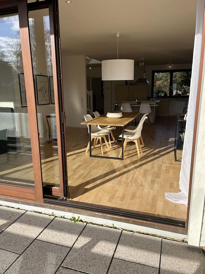 Predaj bytu 5-izbový 170 m², Bremer Straße 155a, Buchholz in der Nordheide, Dolné Sasko Predaj bytu 5-izbový 170 m², Bremer Straße 155a, Buchholz in der Nordheide, Dolné Sasko