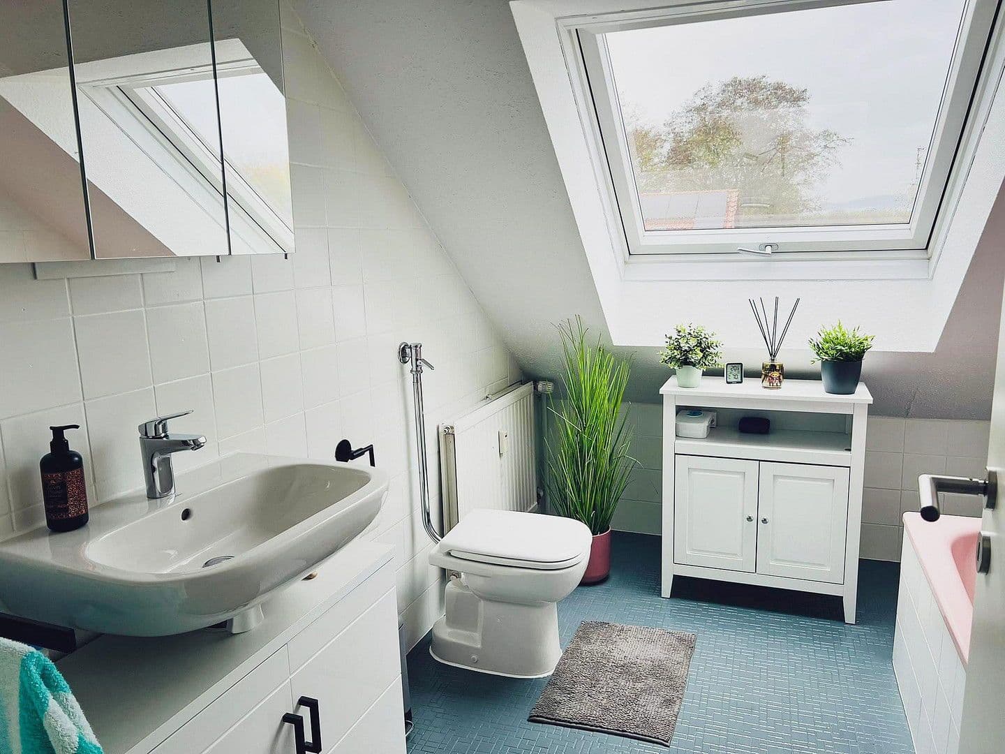 Predaj domu 306 m², pozemek 629 m², Ellerstadt, Porýnie-Falcko Predaj domu 306 m², pozemek 629 m², Ellerstadt, Porýnie-Falcko