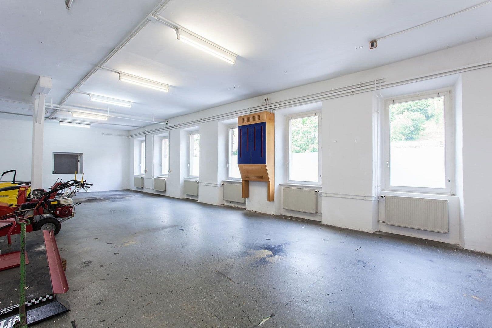 Prenájom nebytového priestoru 190 m², Schiltachstraße 28/3, Schramberg, Bádensko-Wurttembersko Prenájom nebytového priestoru 190 m², Schiltachstraße 28/3, Schramberg, Bádensko-Wurttembersko