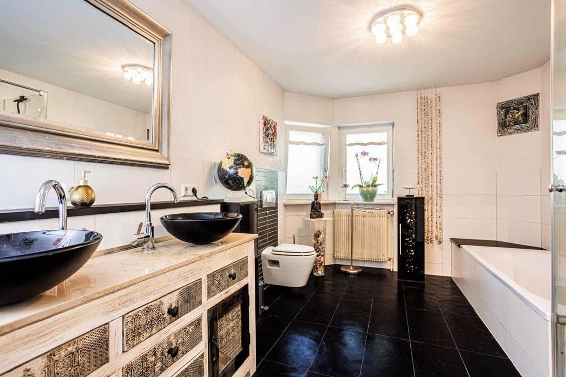 Predaj domu 406 m², pozemek 631 m², Augster Strasse 4, Rheinfelden (Baden), Bádensko-Wurttembersko Predaj domu 406 m², pozemek 631 m², Augster Strasse 4, Rheinfelden (Baden), Bádensko-Wurttembersko