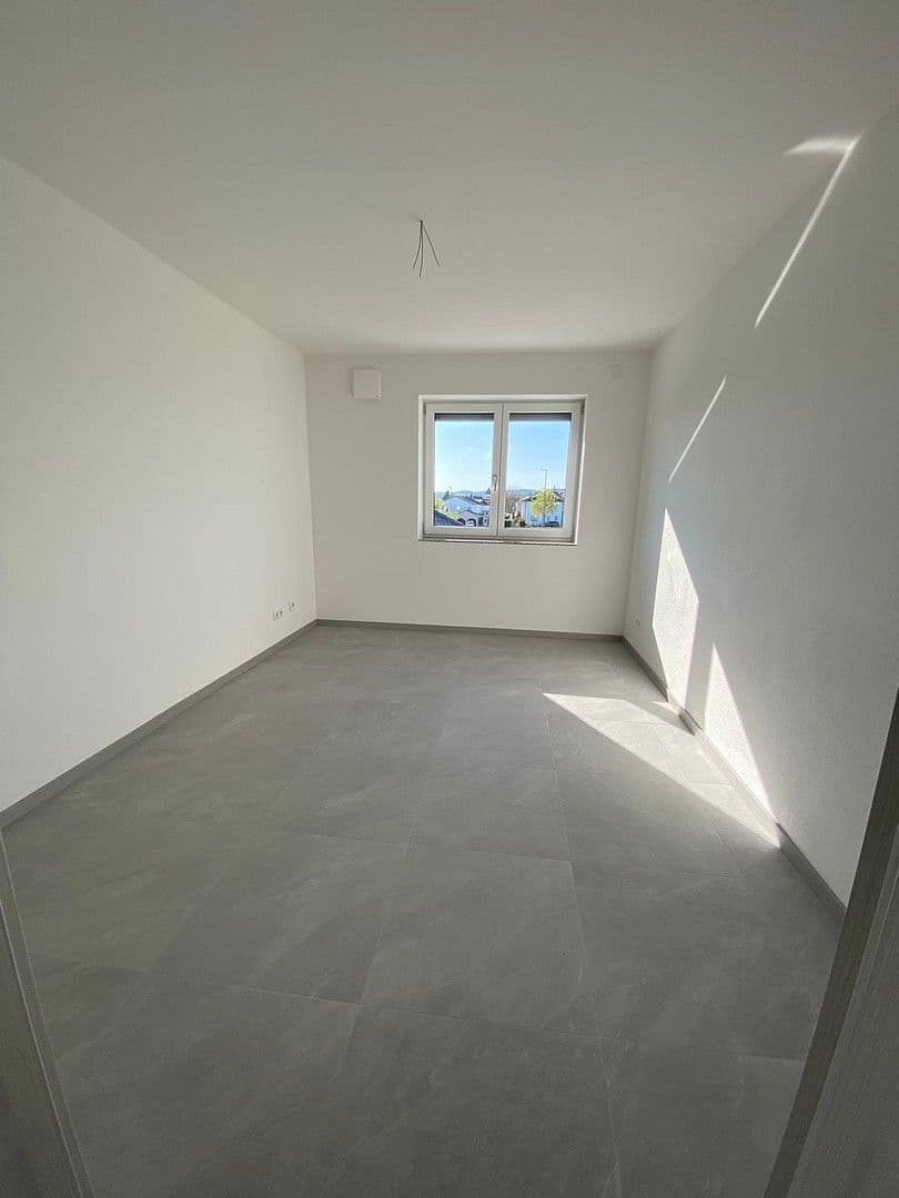 Prenájom bytu 3-izbový 80 m², Schwandorf, Bavorsko Prenájom bytu 3-izbový 80 m², Schwandorf, Bavorsko