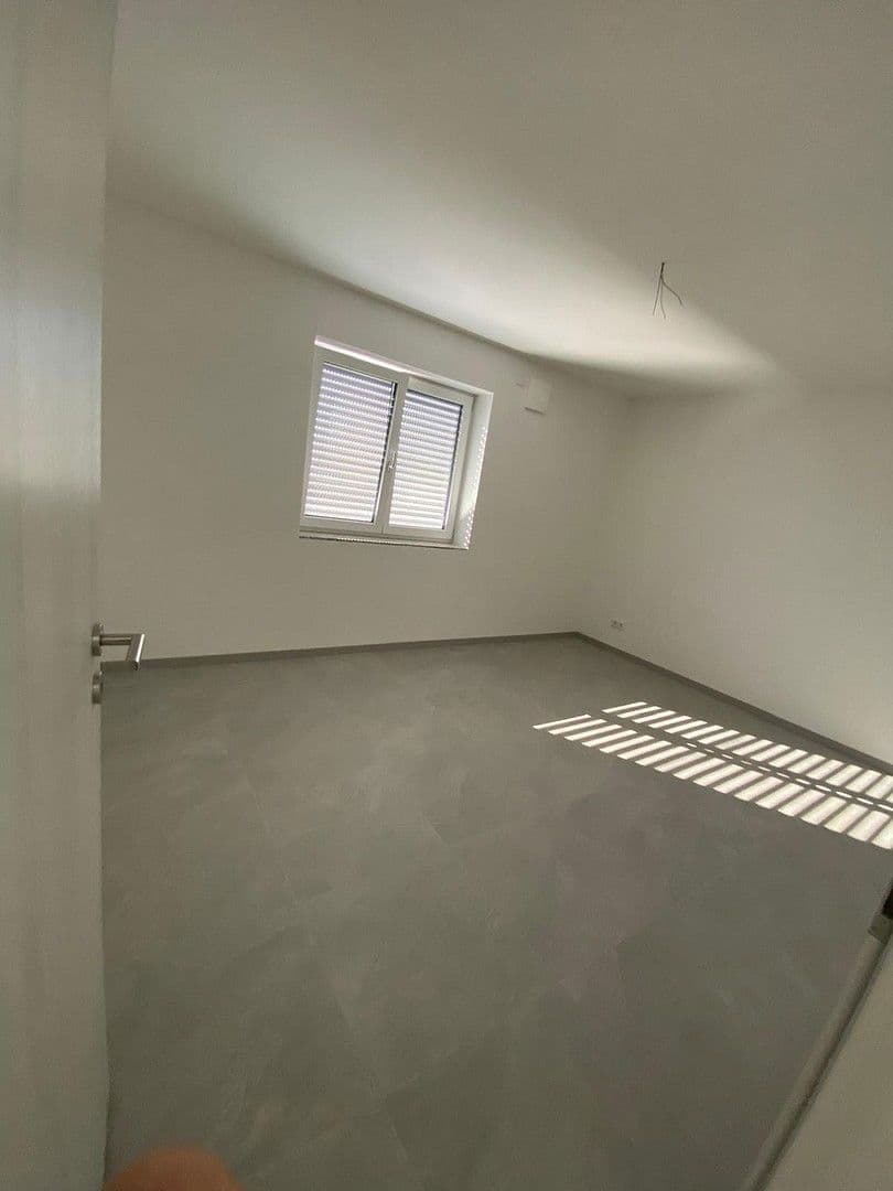 Prenájom bytu 3-izbový 80 m², Schwandorf, Bavorsko Prenájom bytu 3-izbový 80 m², Schwandorf, Bavorsko